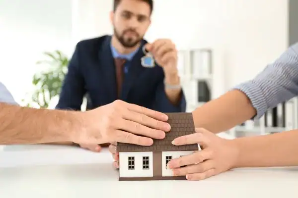 Couple arguing over property in divorce mediation Poole
